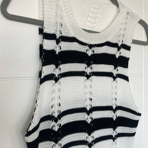 Black & White Crochet Dress/Beach Cover-Up. New without tags, never worn - Picture 2 of 8